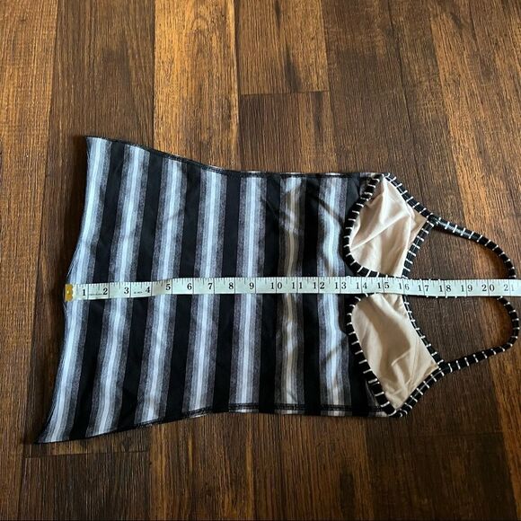 Lululemon sports tank top - Picture 4 of 5